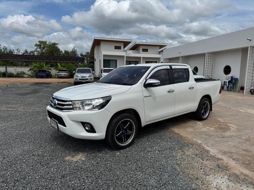 2017 TOYOTA Hilux