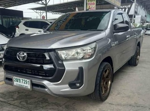 2017 TOYOTA Hilux