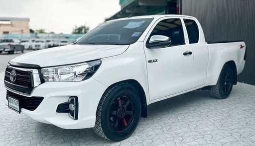 2019 TOYOTA Hilux