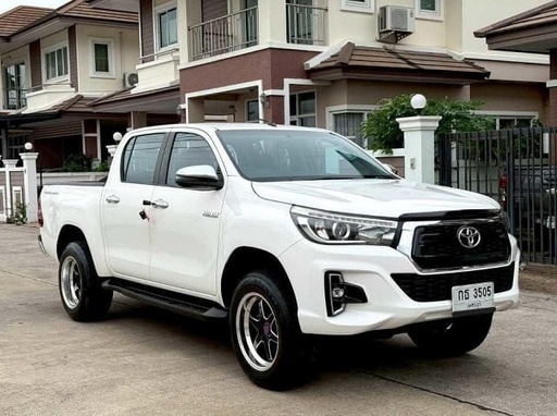 2019 TOYOTA Hilux