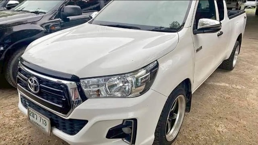 2019 TOYOTA Hilux