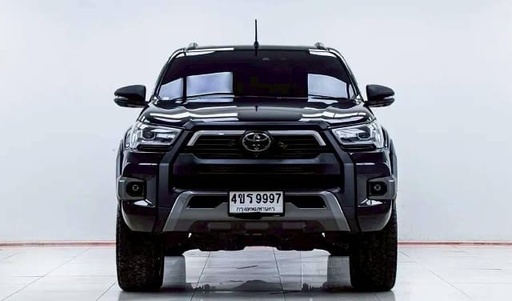 2023 TOYOTA Hilux