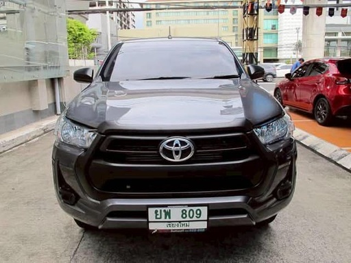 2024 TOYOTA Hilux