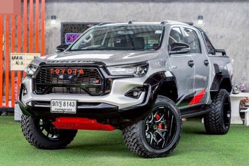 2019 TOYOTA Hilux