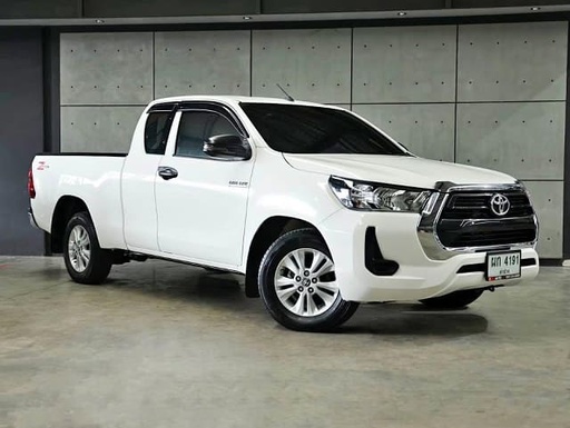 2023 TOYOTA Hilux