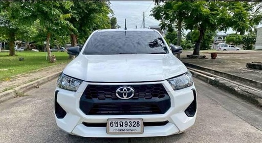 2025 TOYOTA Hilux
