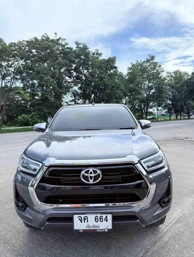 2022 TOYOTA Hilux, 