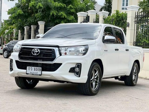2019 TOYOTA Hilux