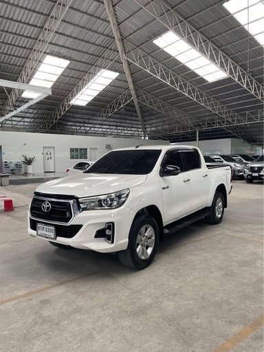 2019 TOYOTA Hilux