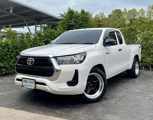 2021 TOYOTA Hilux, 