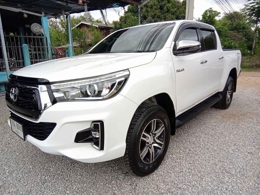 2019 TOYOTA Hilux