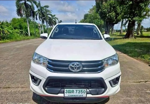 2017 TOYOTA Hilux, 
