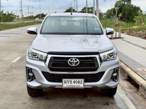 2019 TOYOTA Hilux