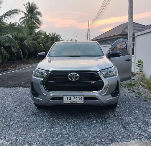 2022 TOYOTA Hilux