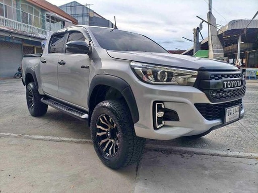 2019 TOYOTA Hilux