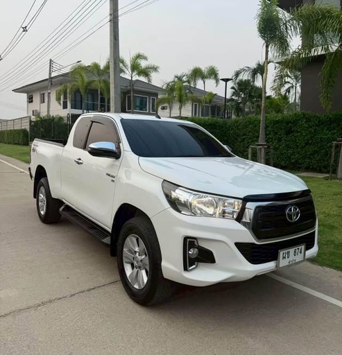 2018 TOYOTA Hilux