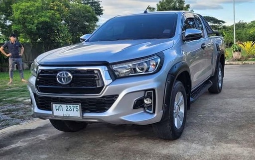 2019 TOYOTA Hilux