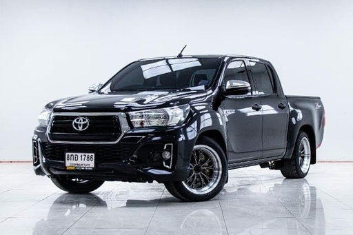 2019 TOYOTA Hilux