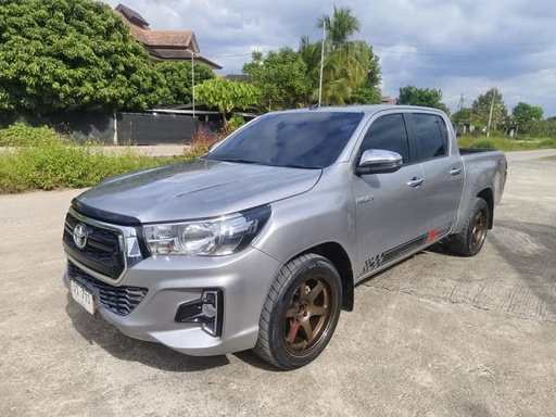 2019 TOYOTA Hilux