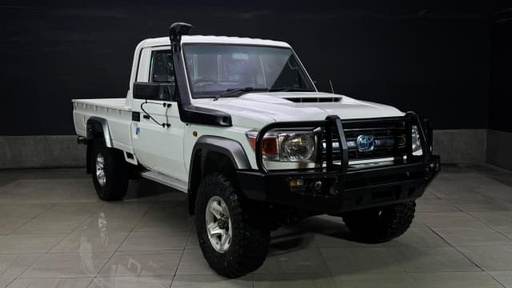 2017 TOYOTA Land Cruiser