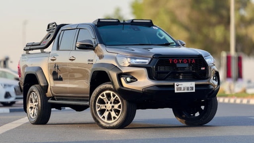 2024 TOYOTA Hilux