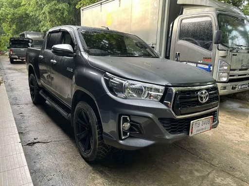 2019 TOYOTA Hilux