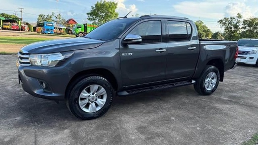 2017 TOYOTA Hilux