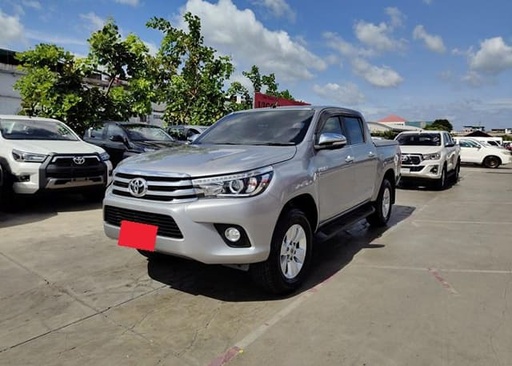 2017 TOYOTA Hilux