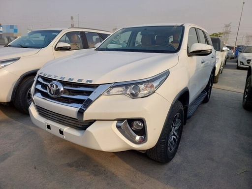 2018 TOYOTA Fortuner