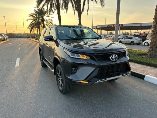 2017 TOYOTA Fortuner