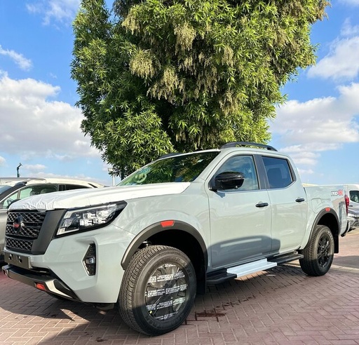 2023 NISSAN Navara