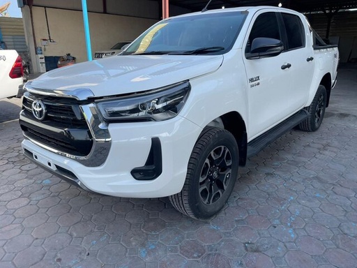 2019 TOYOTA Hilux