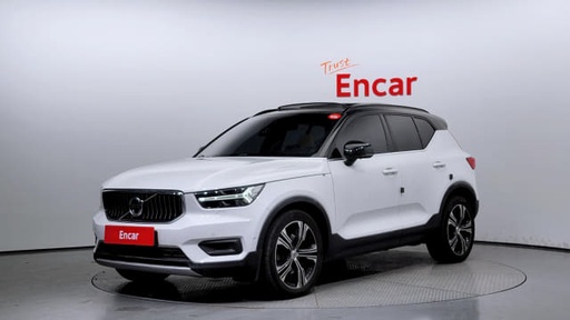 2019 VOLVO XC40