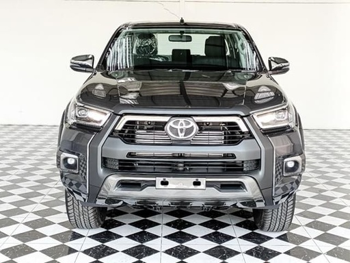 2024 TOYOTA Hilux