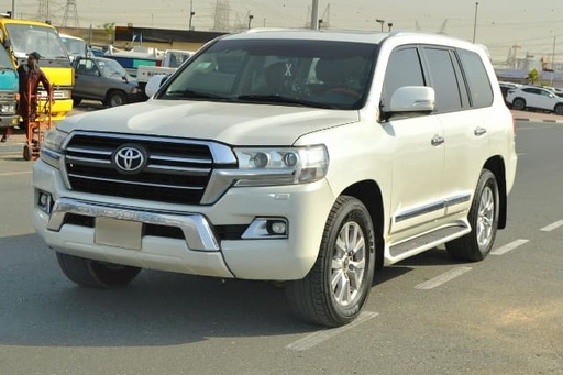 2016 TOYOTA Land Cruiser