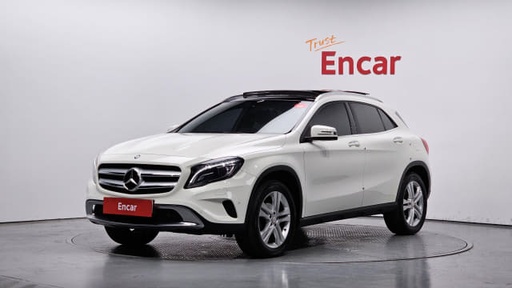 2017 MERCEDES-BENZ GLA-Class