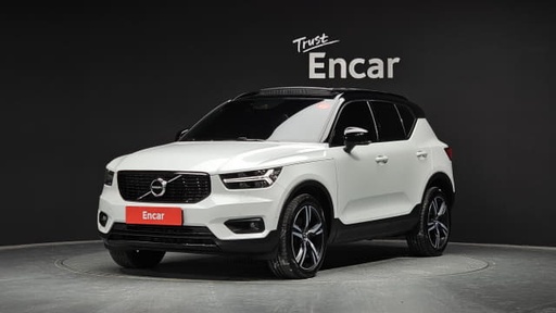 2019 VOLVO XC40