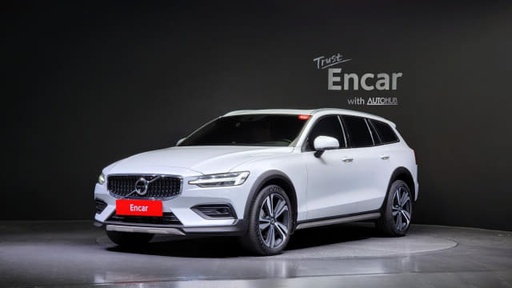 2021 VOLVO V60