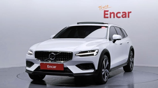 2020 VOLVO V60