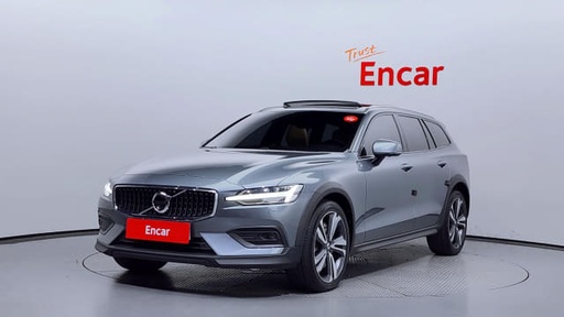 2021 VOLVO V60