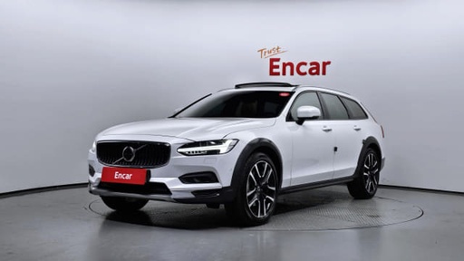 2021 VOLVO V90