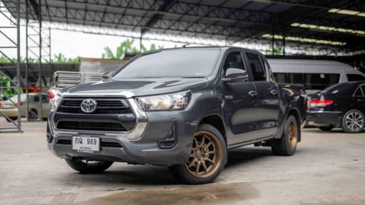 2021 TOYOTA Hilux, 