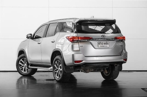 2018 TOYOTA Fortuner