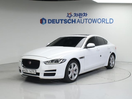 2017 JAGUAR XE