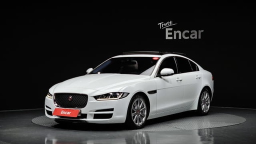 2017 JAGUAR XE