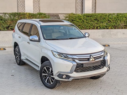 2017 MITSUBISHI Montero