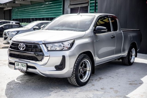 2022 TOYOTA Hilux