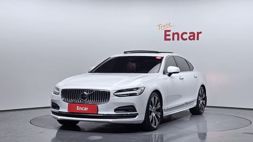 2022 VOLVO S90