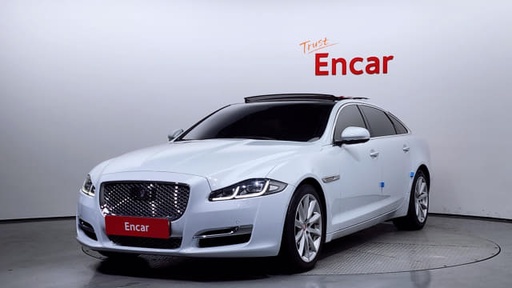 2017 JAGUAR XJ Series