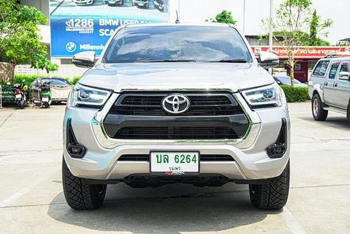 2022 TOYOTA Hilux